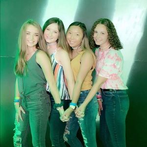 Meet your Posher, Alyssa